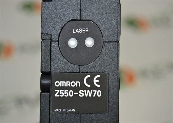 Ο ΑΙΣΘΗΤΉΡΑΣ ΕΠΙΚΕΦΑΛΉΣ Z550 Omron Z550-SW70 ΔΙΑΣΚΟΡΠΊΖΕΙ ΠΛΆΤΟΣ ΑΚΤΊΝΩΝ 200±30MM το ΜΕΤΡΉΣΙΜΟ 70MM