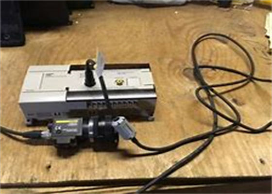 Προγραμματίσημος ελεγκτής λογικής PLC ΧΡΏΜΑΤΟΣ 24VDC 0.6A ΟΡΆΜΑΤΟΣ PNP ΕΛΕΓΚΤΏΝ Omron F400-C15E