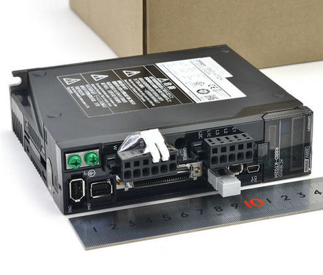 Σερβο εναλλασσόμενο ρεύμα 200 φορτίο 200 W OMRON R88D-KT02H ανεφοδιασμού 1.6A 230V ~ 230VAC