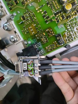 Το συνεχές ρεύμα Siemens 6SL3352-1AE35-0AA1 510-750 Β, 490 μια ενότητα 3 μηχανών φάσεις χρωμάτισε τις ενότητες