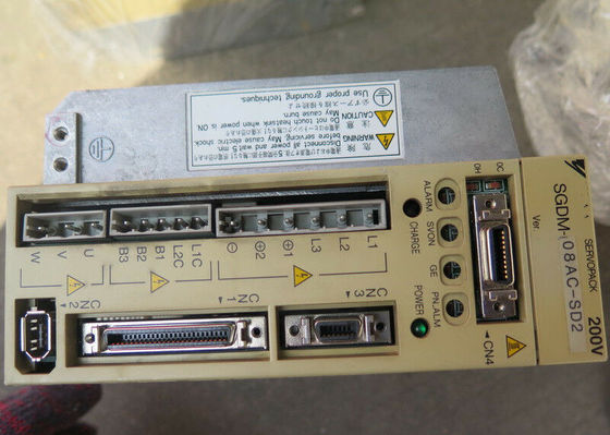 Sgdm-08ac-SD2M   ΣΕΡΒΟ ΠΑΚΈΤΟ 800Watt παραγωγής 5.7AMPS Yaskawa Drive Yaskawa ηλεκτρικό σερβο