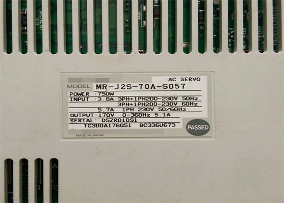 Ενισχυτής οδηγών κ.-j2s-70a-S057 σερβο μηχανών εναλλασσόμενου ρεύματος 3Phase της Mitsubishi Electric 750W νέος