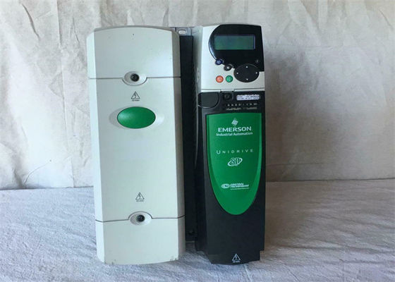 Βιομηχανική αυτοματοποίηση 3 τεχνικών UNIDRIVE SP3203 EMERSON ελέγχου Drive μηχανών εναλλασσόμενου ρεύματος φάσης 20HP