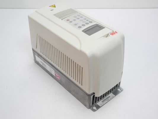 ABB ACS800-01-0025-3 22kW 44A Μετατροπέας συχνοτήτων 26 kg + 24 V παροχή συνεχούς ενέργειας