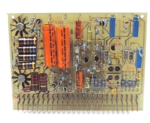 FANUC Γενική Ηλεκτρική ΠΟΥΡΑΣ ΑΝΤΕΣΦΩΡΙΣΤΗΤΑ Κάρτα IC3600APAB1 τέσσερα μικρά κυκλικά τρανζίστορα
