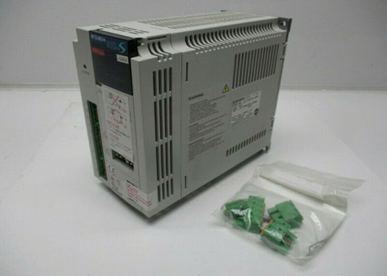 MR-J2S-60CP4-S484 Mitsubishi DC Servo Drive Βιομηχανικός ενισχυτής 600W 1.4A Απόδοση 323V