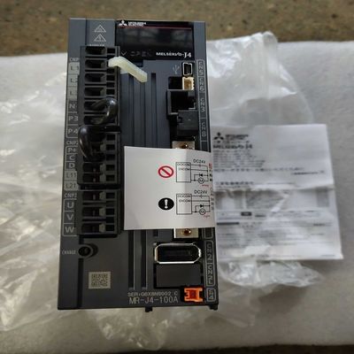 AC220V Βιομηχανικές Σερβοκινητήρες 0.75KW MR-J4-100A 50Hz Mitsubishi Σερβο ενισχυτής
