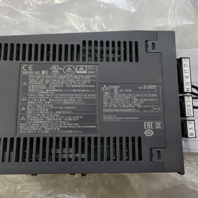 AC220V Βιομηχανικές Σερβοκινητήρες 0.75KW MR-J4-100A 50Hz Mitsubishi Σερβο ενισχυτής