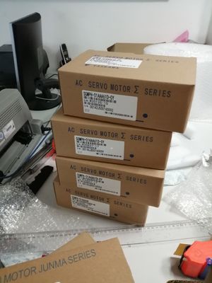 100 Watt 200V μικροί ισχυροί κινητήρες υποβοήθησης Yaskawa SGMPH-01A1A-YR21
