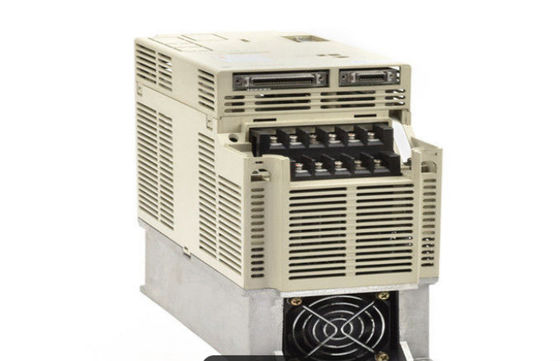 Η Yaskawa SGDB-30VDY1 της σειράς Sigma των AC Servos SERVO DRIVE 2.9KW