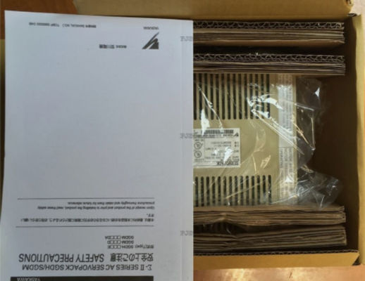 Η Yaskawa SGD-04AP SERVOPACK 230VAC μέσα σε 400WATT 2.6AMPS έξω