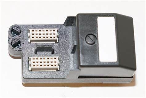 Νέα ψηφιακή μονάδα I/O της Emerson KJ4001X1-CK1 40-Pin 30V σε κουτί