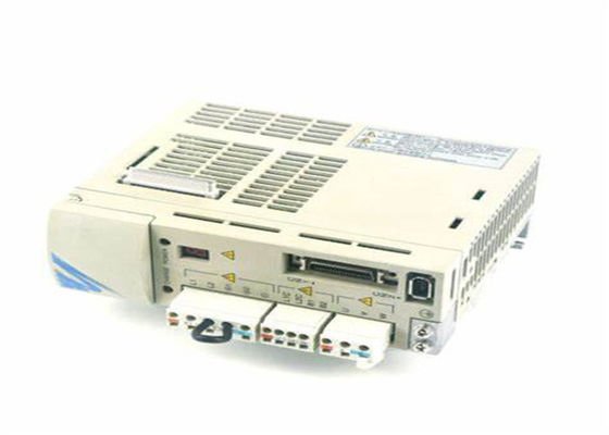 Υπηρετικός ενισχυτής Yaskawa SGDG-04GT 0.4kw 230V