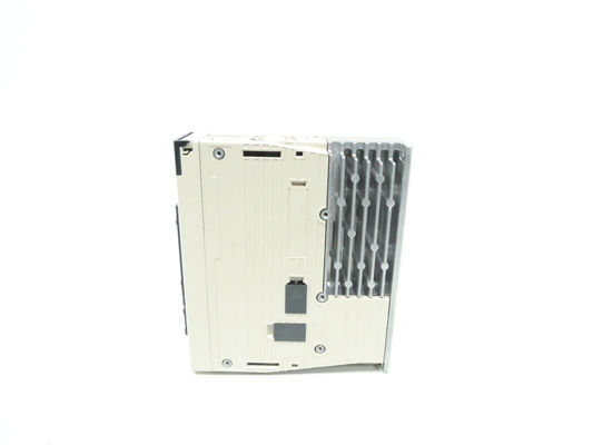 Ετικέτα Yaskawa SGDV-R70A21A AC Servo Amplifier 0.05kw Απόδοση Νέα