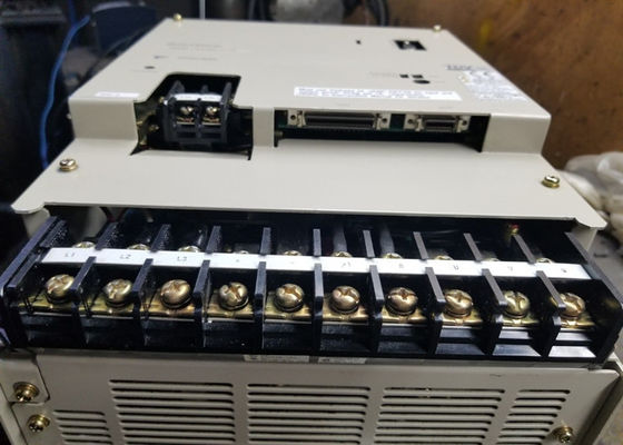 Η Yaskawa Industrial SGDB-60AD Servo Drive είναι ολοκαίνουργια σε κουτί.