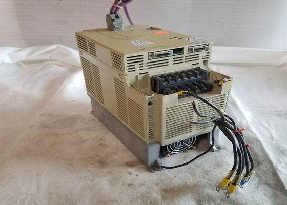 Όλο καινούργιο Yaskawa AC Servo Drives SGDB-20VN Original Νέο σε κουτί