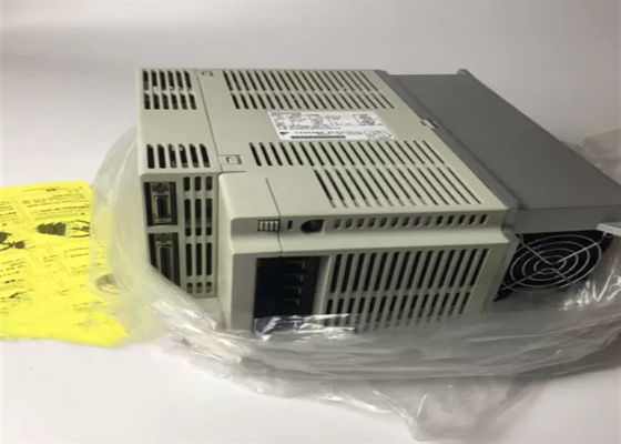 Νέα βιομηχανική servo drive Yaskawa SGDB-20ADP στο αρχικό κουτί