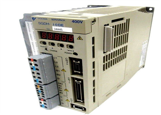 Η Yaskawa SGDH-10DE AC servo ενισχυτής ολοκαίνουργια στο αρχικό κουτί