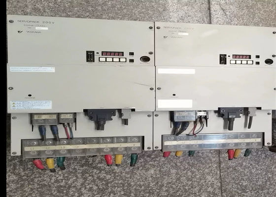SGDM-1AADA AC Servo Drives Βιομηχανία ολοκαίνουργια στην αρχική συσκευασία