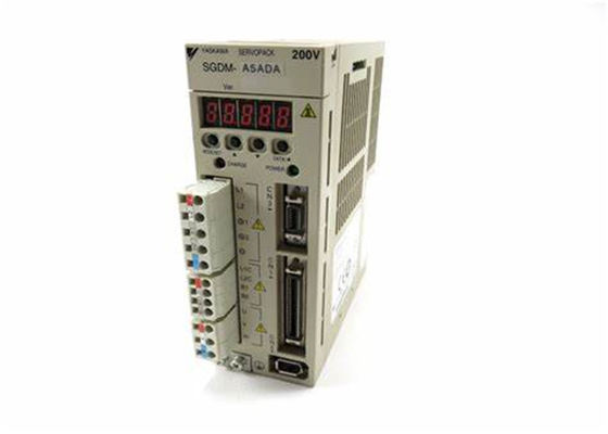 Η Yaskawa SGDM-A5ADA AC servo ενισχυτής ολοκαίνουργια στο αρχικό κουτί