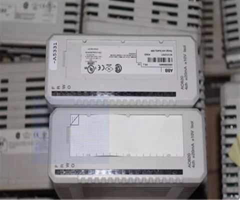 Πίνακας υπολογιστών με μονάδα PLC ABB AO820-3BSE008546R1