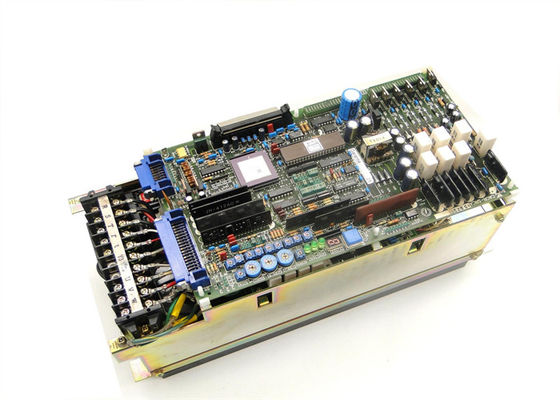200V Yaskawa CACR-SR15SZ1SDY77 AC Servo Drives Νέο αρχικό κουτί