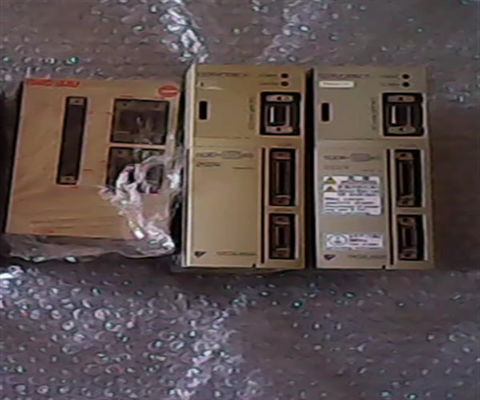 Yaskawa Servo Drive SGDP-01APAY108 200-230V 5.5A 0.4KW 50/60HZ ΝΕΟ