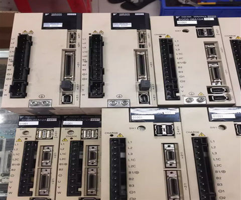 Η Yaskawa SGD-08AH AC SERVO AMPLIFIER 200-230V 11/4.1A 50/60HZ ΝΕΟ