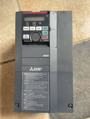 Mitsubishi FR-A820 Mitsubishi Ηλεκτρικός μετατροπέας συχνοτήτων 6.7Kva Απόδοση 3.7Kw Δυνατότητα κινητήρα