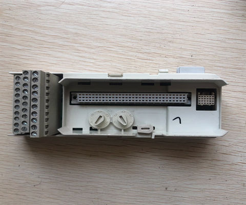 ΤΟ810V1 3BSE013230R1 Μονάδα τερματισμού συμπαγής μονάδας ABB