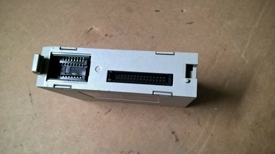 Τερματισμός βίδες Omron C200HW-MC402-UK με λειτουργική δύναμη 11,8 N