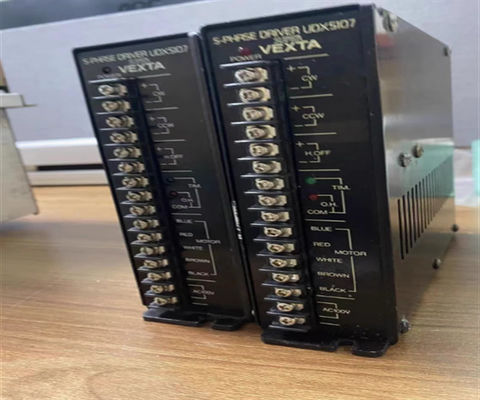 Ασιατική φάση 5 σερβο μηχανών UDX5114N 100V 115V βιομηχανική Vexta