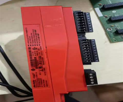 Allen Bradley 1791ES-IB8XOBV4 PLC/Προγραμματιζόμενος λογικός ελεγκτής