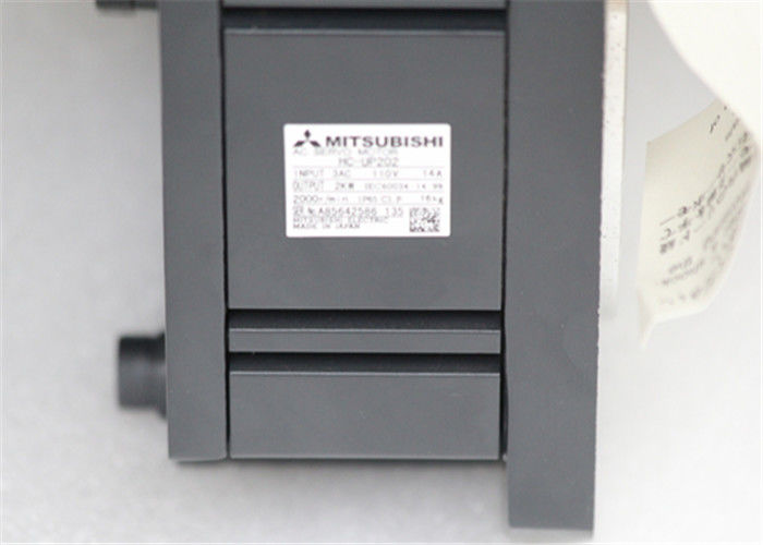 Βιομηχανική σερβο μηχανή hc-UF202 3AC 110V 24A 2000R/MIN της Mitsubishi 2.0KW