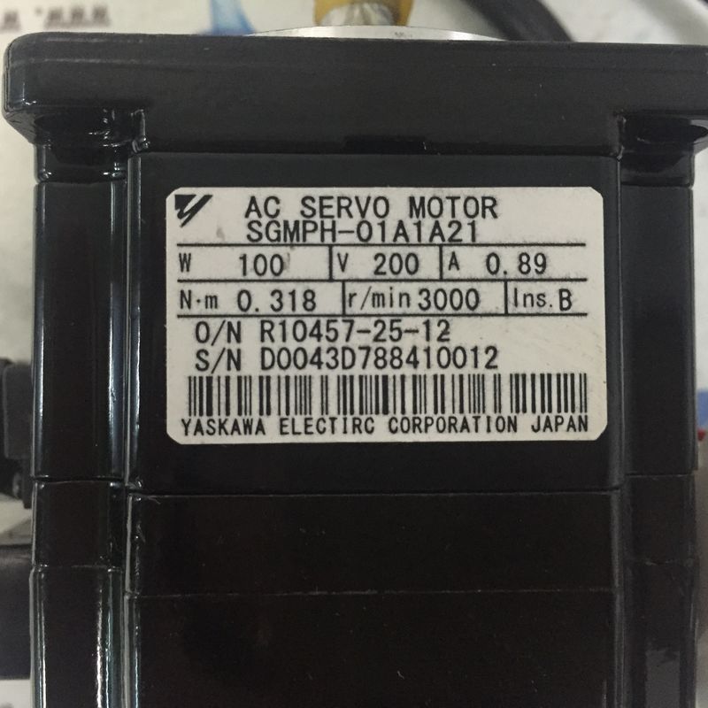 SGM-02UW14E Yaskawa 17bit Απόλυτος κωδικοποιητής SERVO MOTOR 100W 0.89A Νέο σε κουτί
