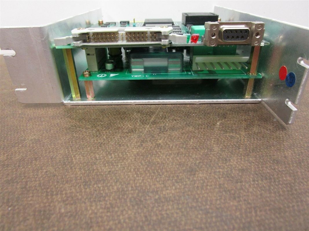 Yaskawa CACR-01-SU23GC AC servo drive Απαιτούμενο ρεύματος λεωφορείου 600 MA 1 κανάλι